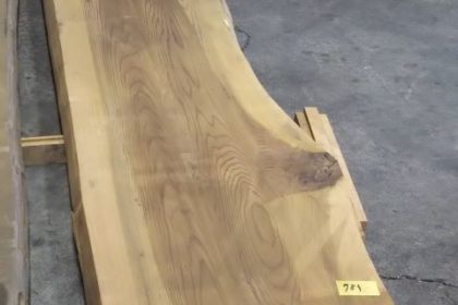 杉　無垢板のカウンター材